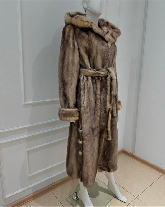 Норковая шуба с капюшоном