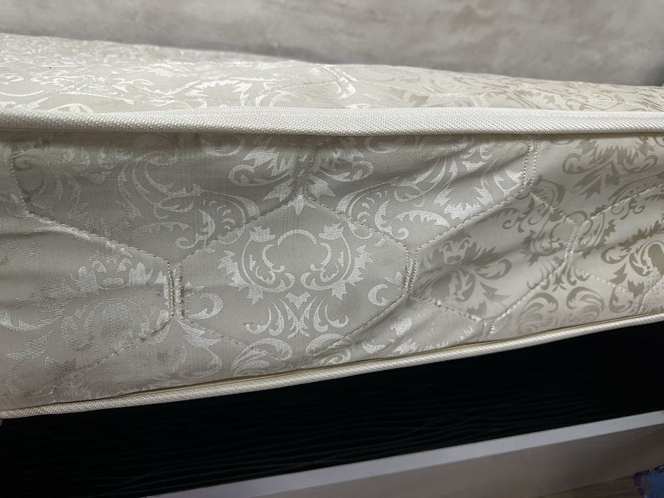 Продам кровать 80:200