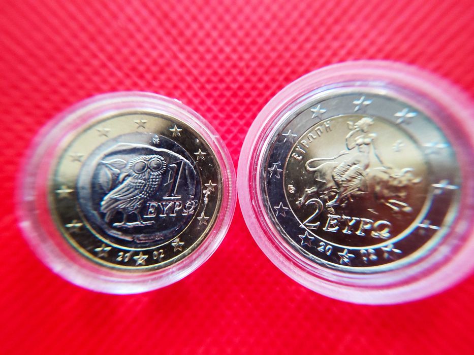 Редки 2 и 1 евро ГЪРЦИЯ от 2002 г. с буквата  "S" върху звездата!
