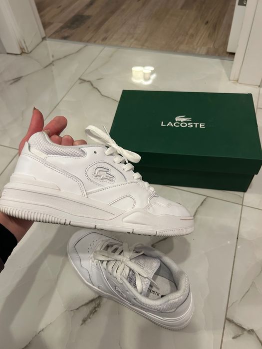 Обувки на Lacoste