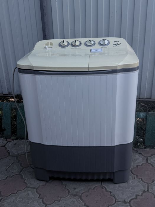 Продам Стиральную машинку полуавтомат 6 кг