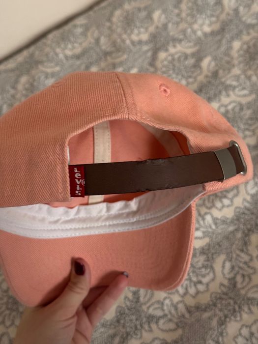 Кепка Levi’s в розовом цвете