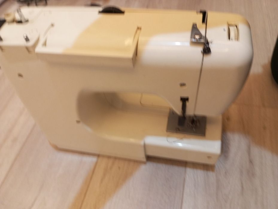 Швейная машинка .