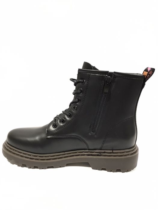 Дамски боти в бяло и черно в ПРОМОЦИЯ