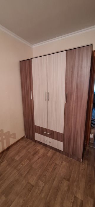 Шкаф почти новый