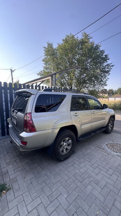 Toyota 4runner автомобиль