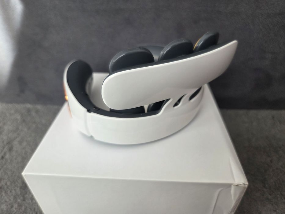 Интелигентен цервикален масажор с пластини