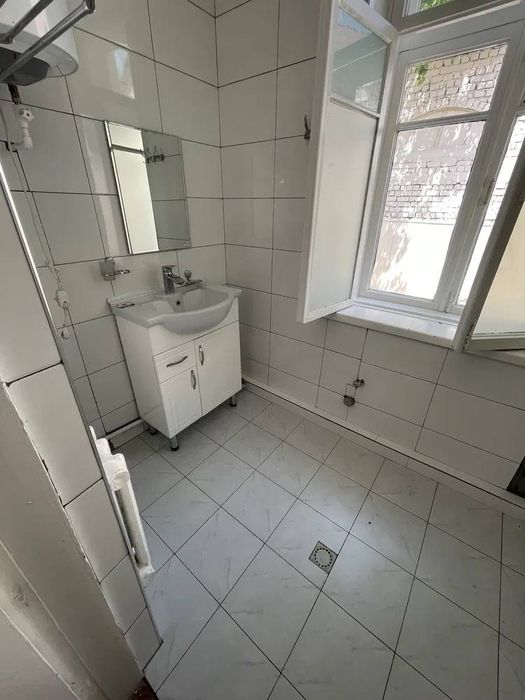 Сдается участок Мирабадский район, можно под офис ( н662 )