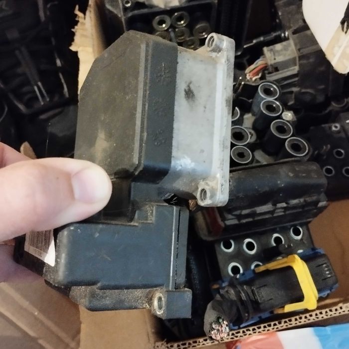 Ремонт на abs рециклиране абс помпаSwift Ford Корса Д Corsa D Ford KIA