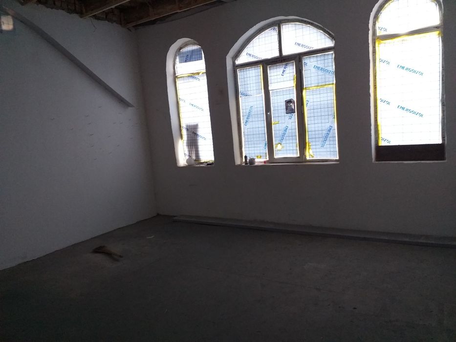 Yer 2.5 sotiladi mahallada