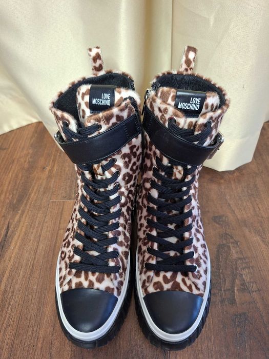 Оригинални Боти Moschino