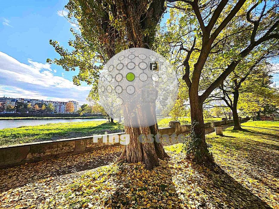 Продава се Двустаен апартамент в Пловдив, Кършияка - 68 кв.м за 1035 €/кв.м - Снимка #1