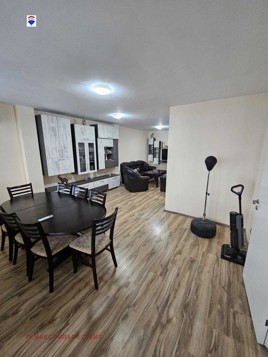 Тристаен апартамент за продажба кв. Родина 1