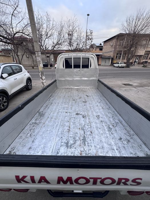 Kia bongo ev 2022 yil srochna sotiladi