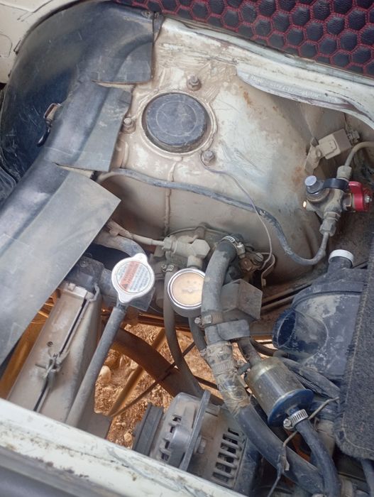 Дамас Шевроле сотилади бир кул машина 298000. Ман 2 ой хайдадим 306000