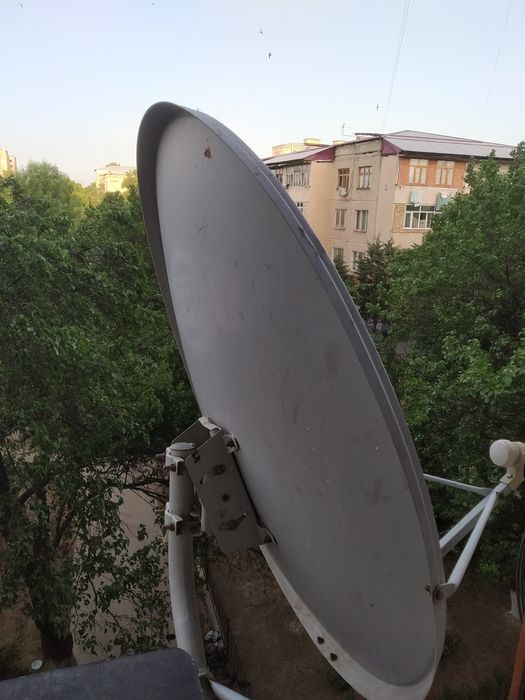 Продается антенна паробалическая с кронштейном и тюнером