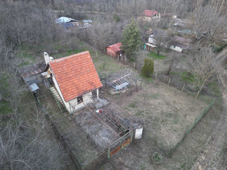 Продава къща до язовир Копринка община Казанлък