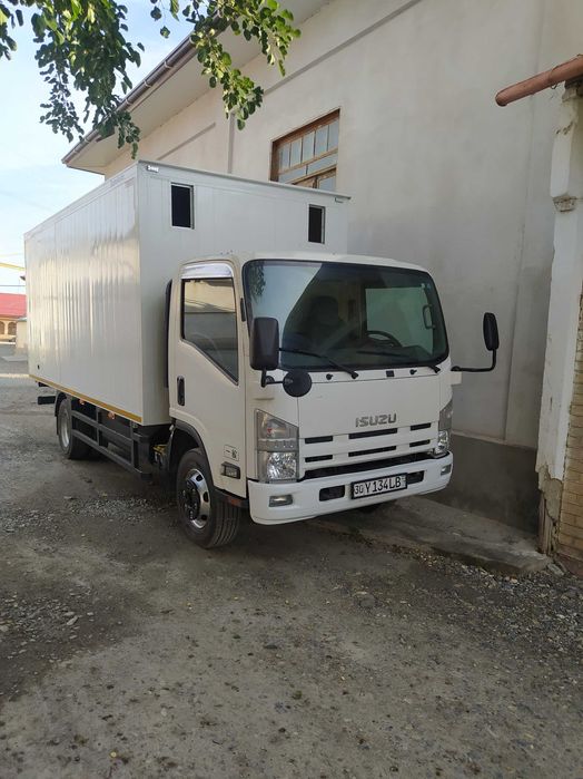 Isuzu furgon CNG NPR82