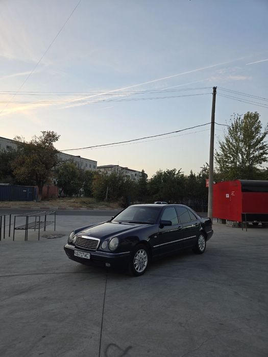Mercedes Benz W210
