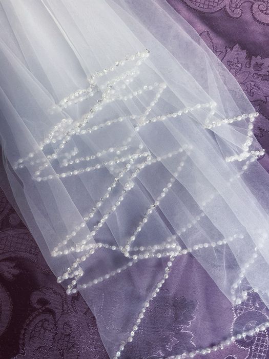 Булчинска рокля с камъни и перли