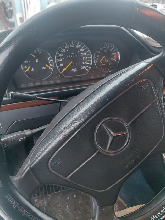 Продам надёжного друга W124