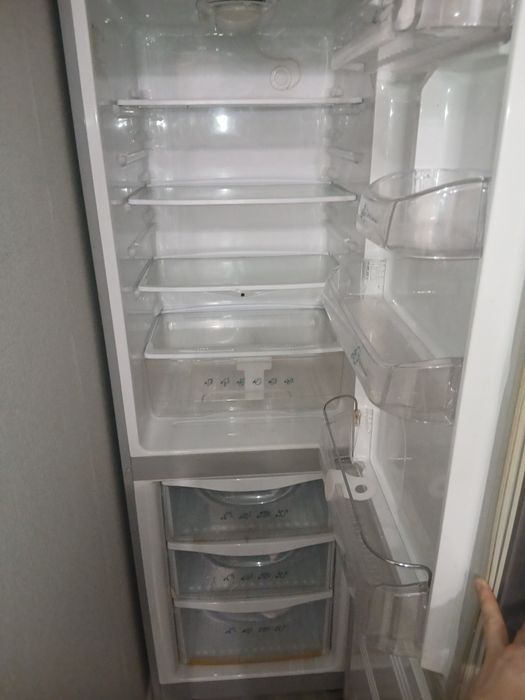 Холодильник Samsung