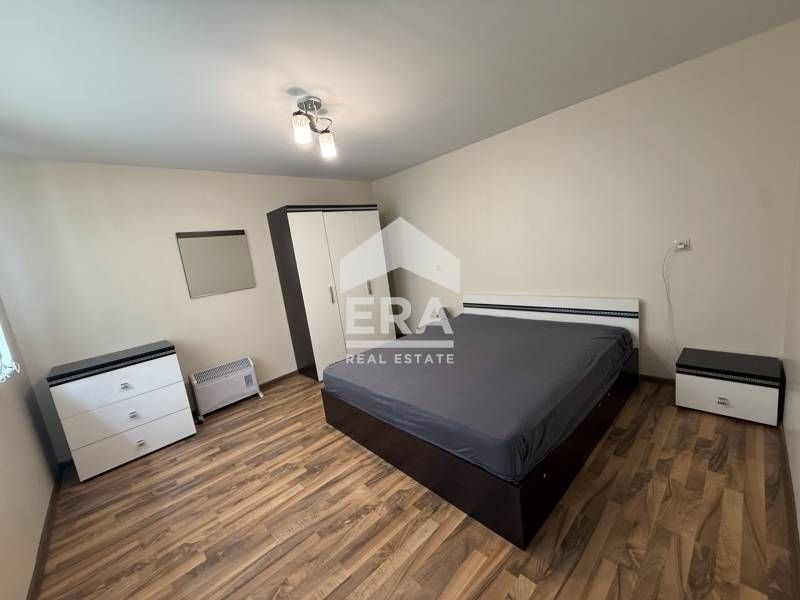 Ремонтирана и обзаведена, едноетажна къща под наем, в района на Зеленч