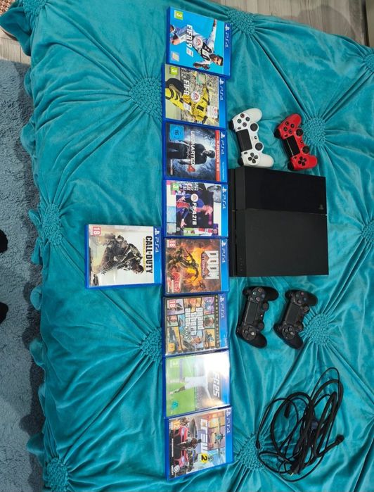 Vând ps 4 825gb perfect functional