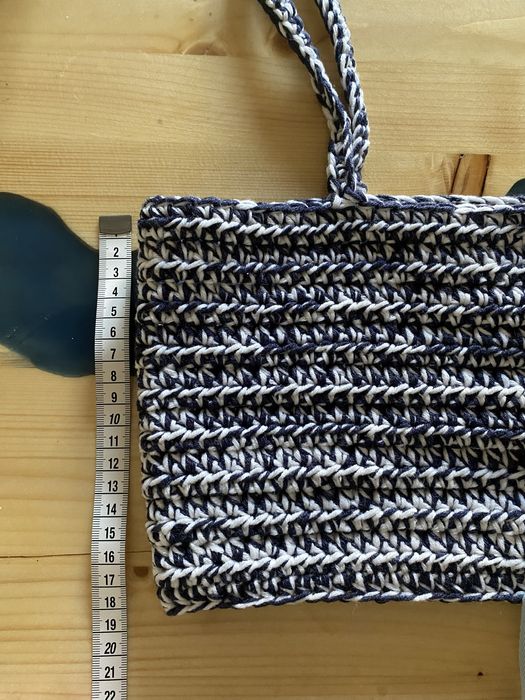 Top croșetat cu panglică