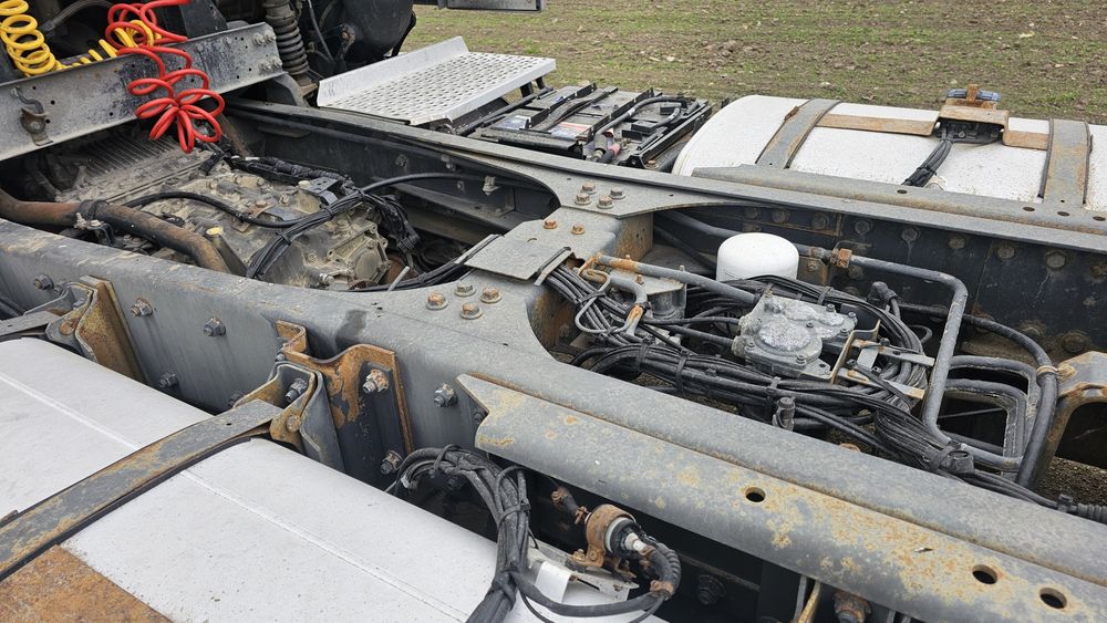 Dezmembrez daf xf 460