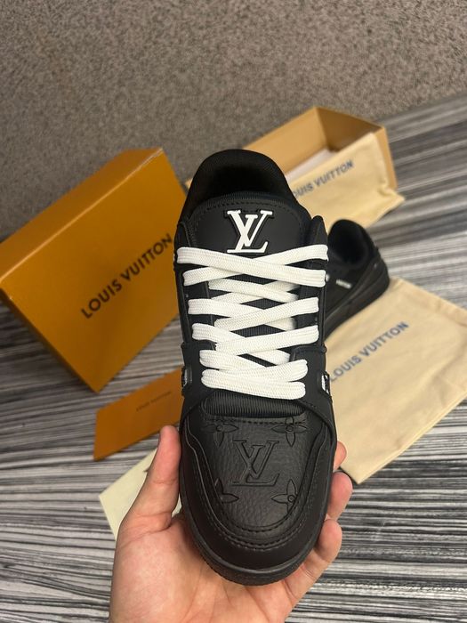 Adidasi Louis Vouitton noi in cutie , marimea 41 premium