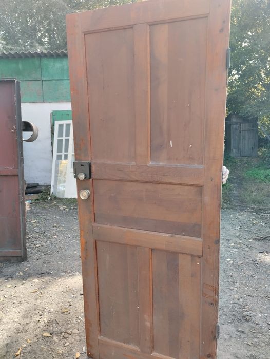 Срочно продаю двери