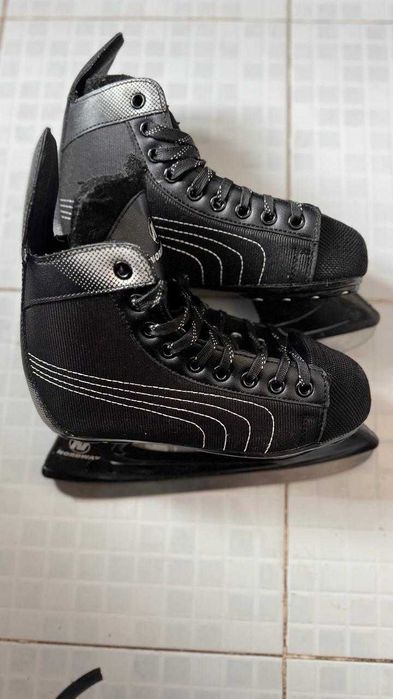 Коньки хоккейные