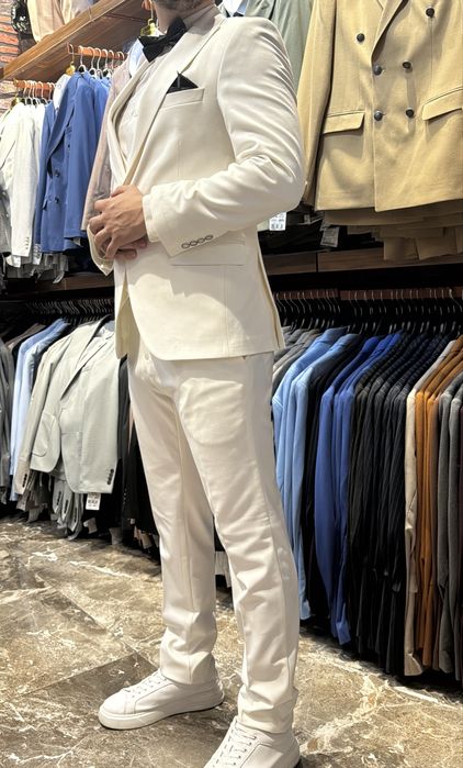 Costum Mire Alb - NOU  nefolosit - pret negociabil