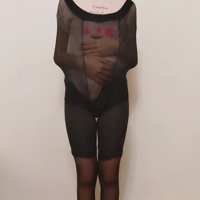 Қара адам әйеліне қонады