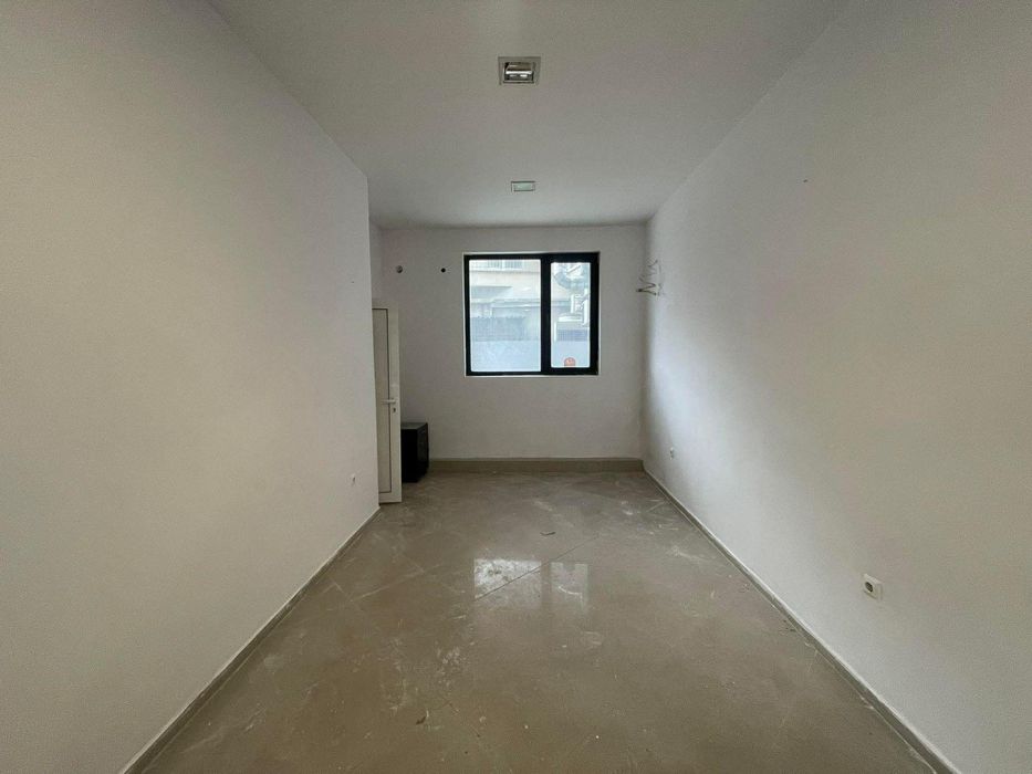 Офис, под наем, Зимно кино Тракия