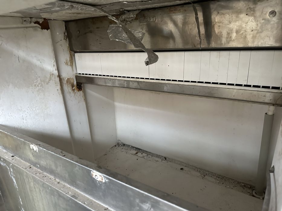 150 кг Професионален обслужен Ледогенератот