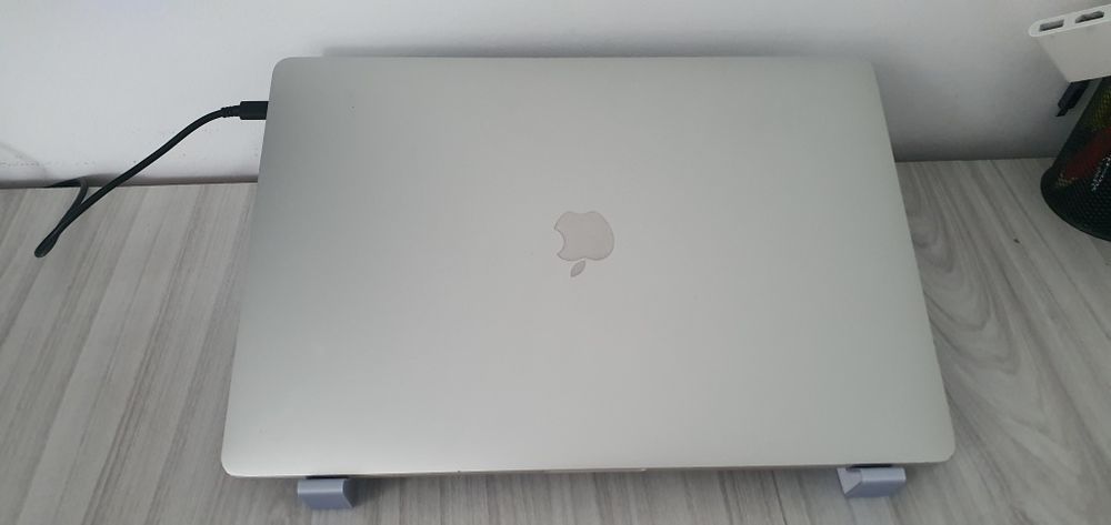 MacBook Pro 15" 2017 | 16GB RAM | 512GB SSD