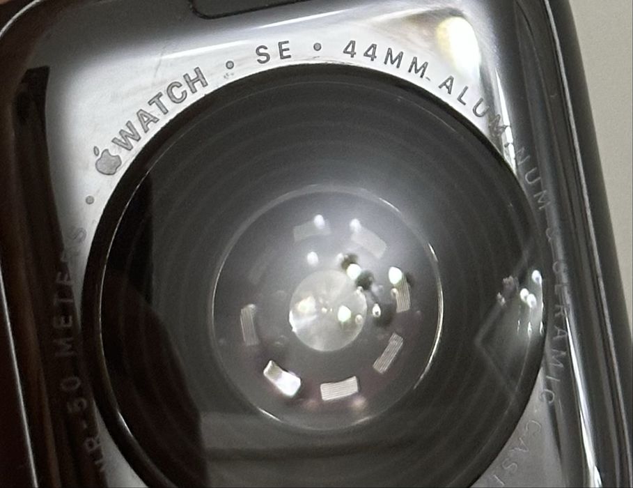 Часы Apple Watch SE 44mm (1st generation)