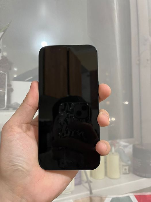 Продам Iphone 13