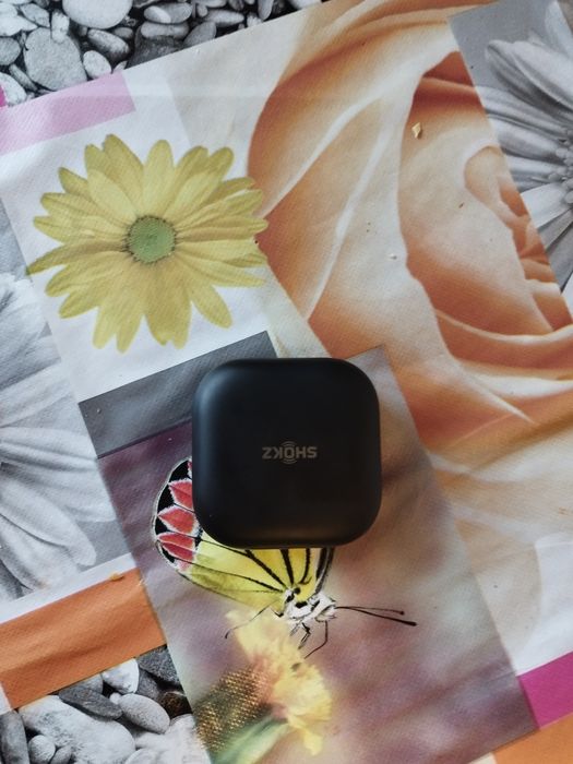 Vând căști bluetooth