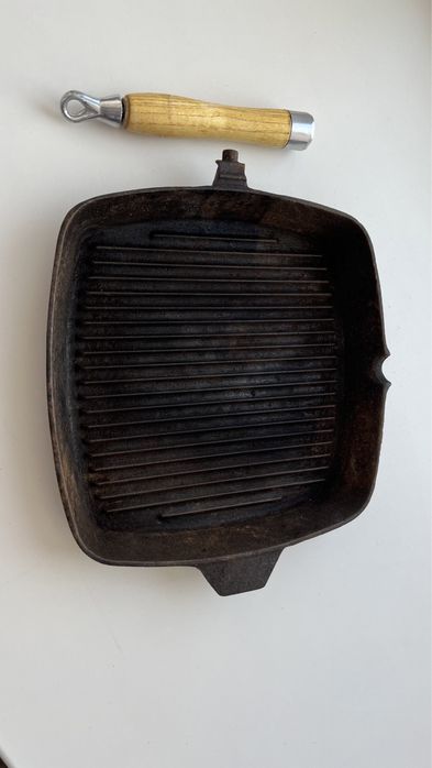 Чугуная сковорода гриль