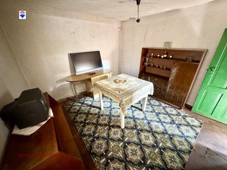 Къща с двор за продажба в гр. Две могили