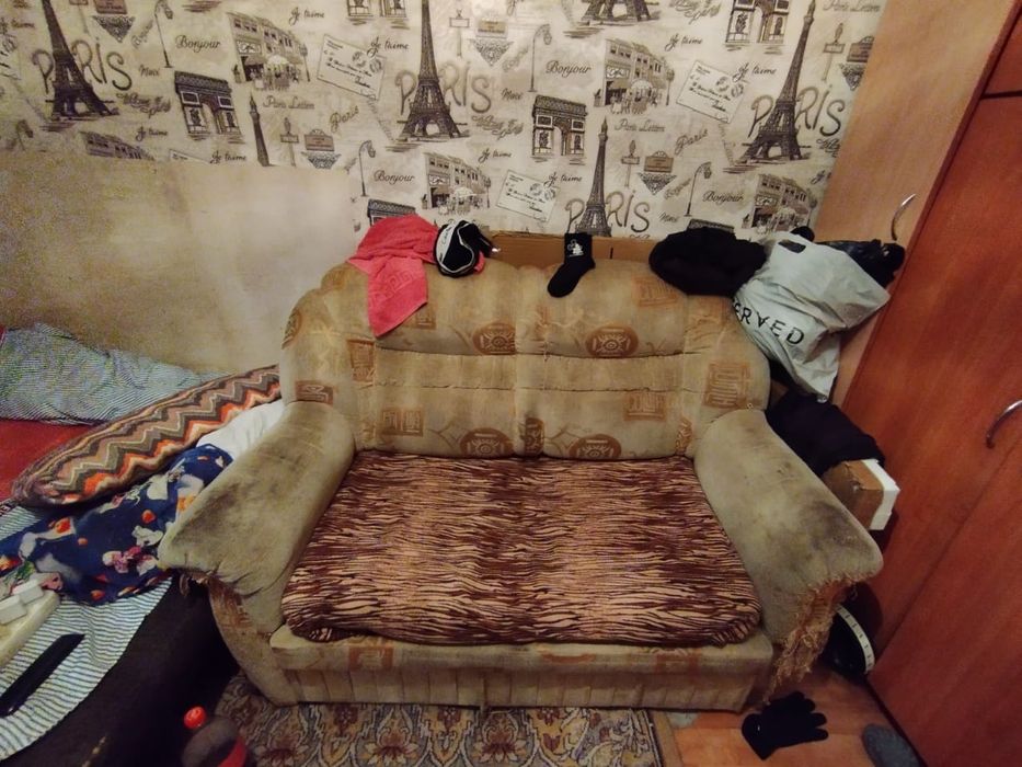 Шкаф и диван, отдам даром