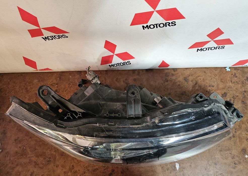 Митсубиси Аутлендер 3, фары