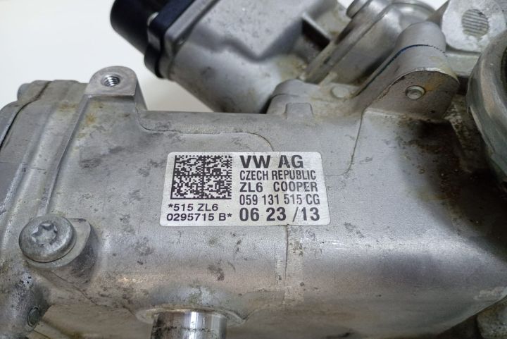 Racitor gaze  cu EGR 059131515CG Volkswagen VW Touareg generatia 2 7P