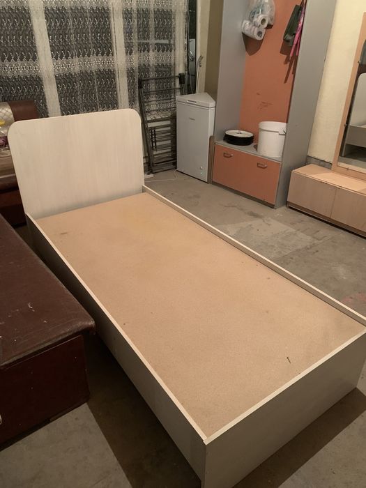 Кровать с мотрасам