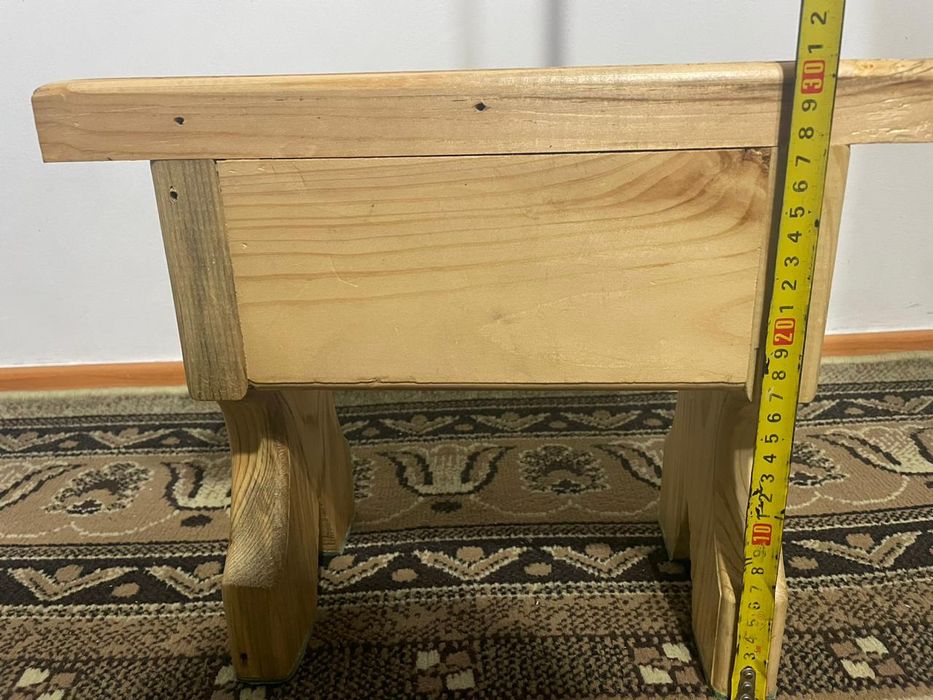 Табурет из Соснового дерева