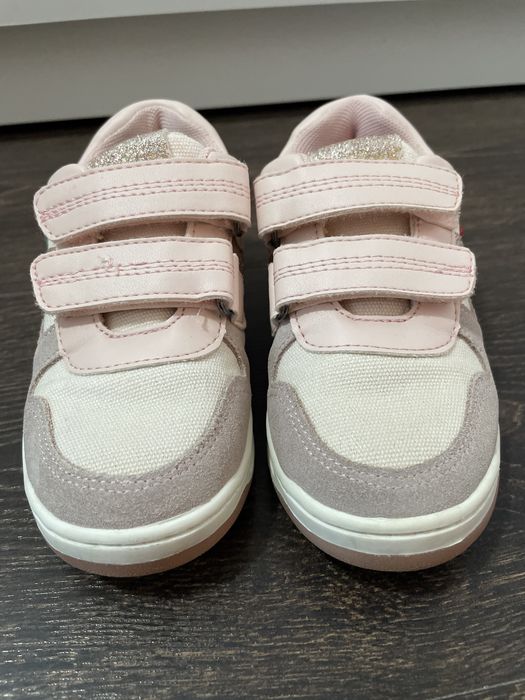 Incaltaminte kickers