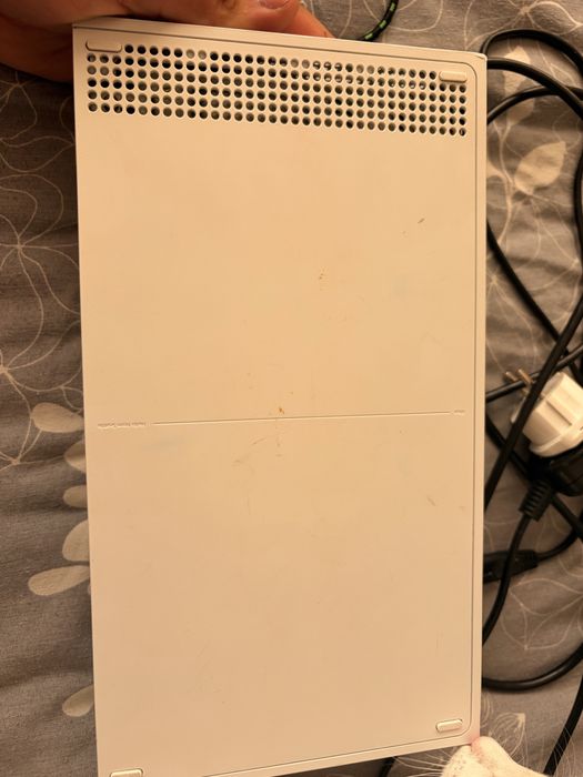 Xbox Series S 512gb+ 2 геймпада с акумулатори и кабели